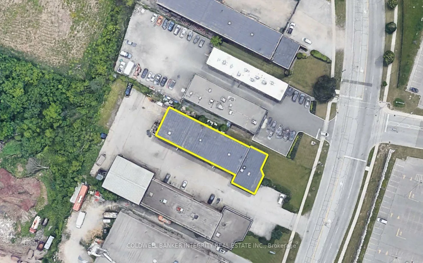 2120, Speers, 1014 - QE Queen Elizabeth, Oakville