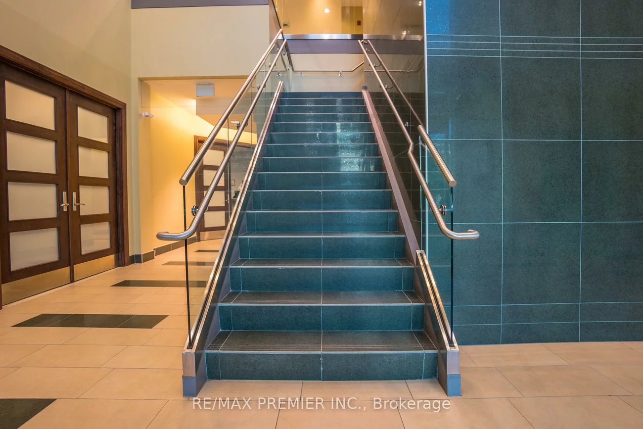 1300, Cornwall, 1014 - QE Queen Elizabeth, Oakville
