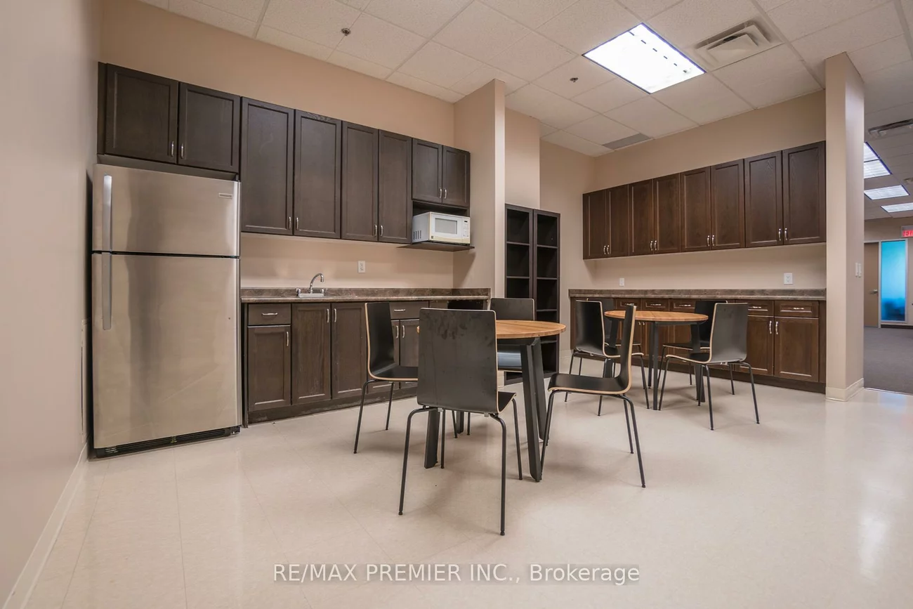 1300, Cornwall, 1014 - QE Queen Elizabeth, Oakville