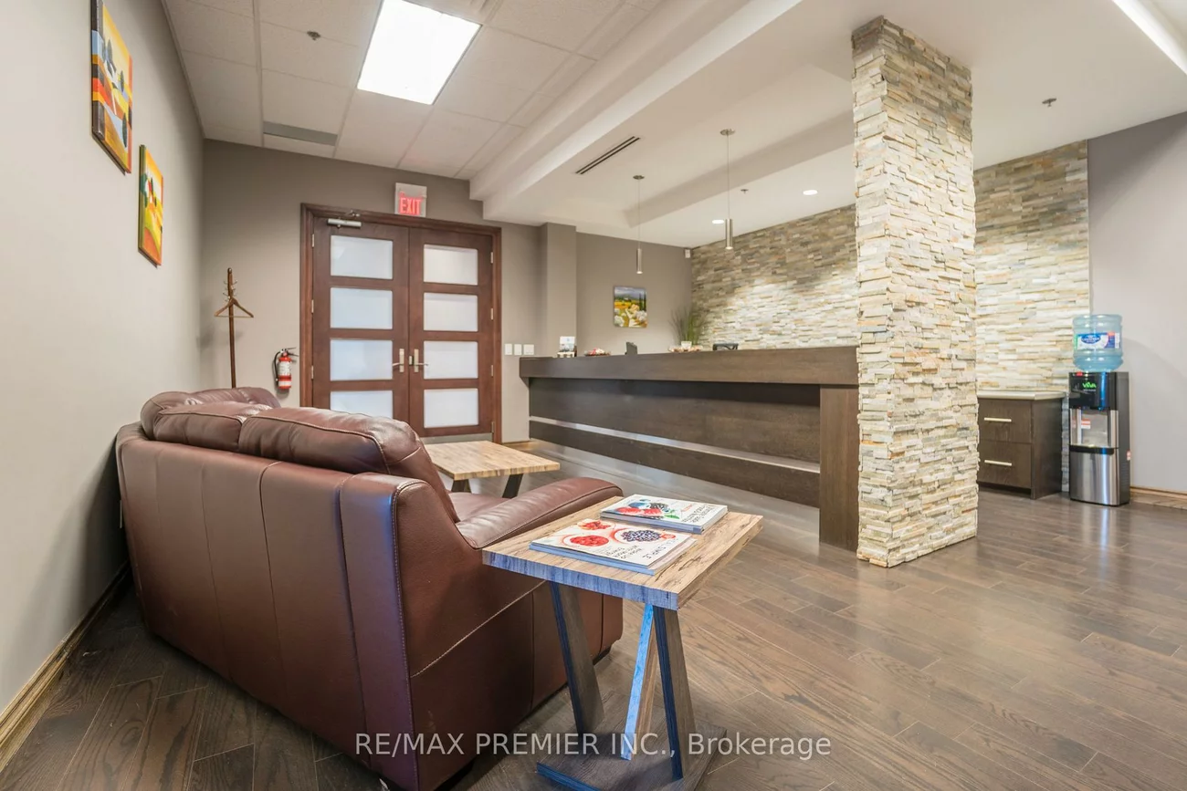 1300, Cornwall, 1014 - QE Queen Elizabeth, Oakville