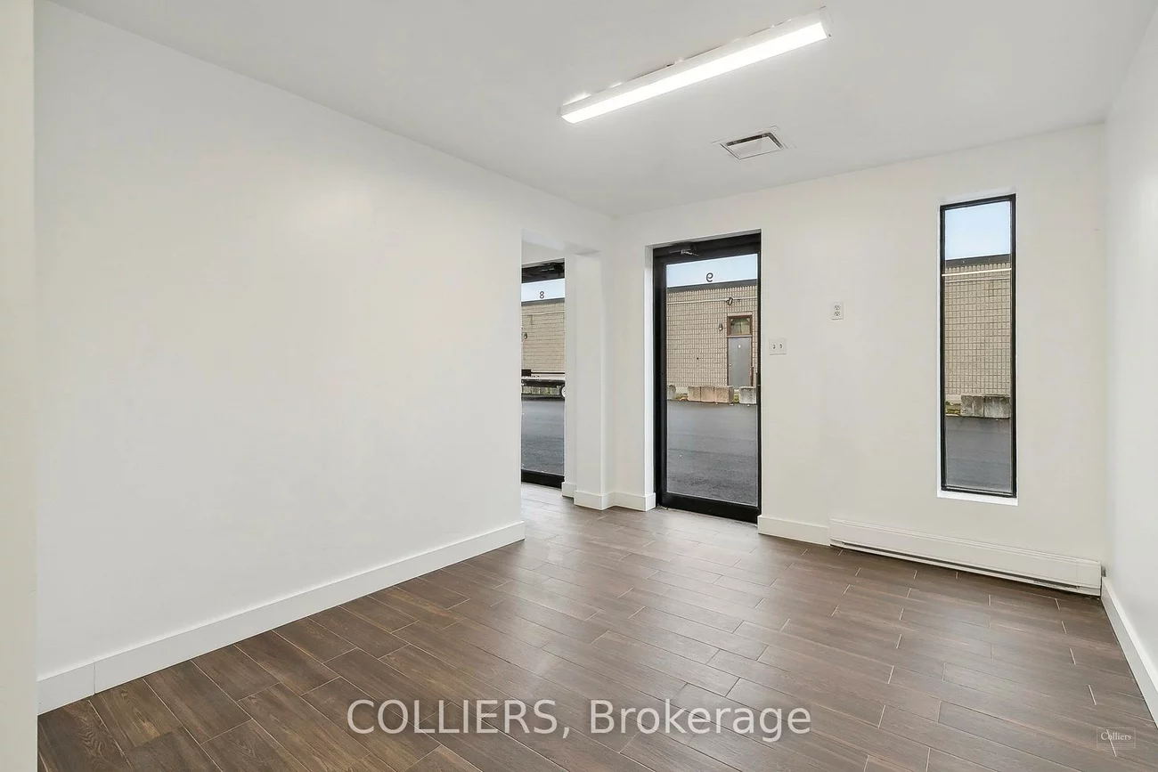 1244, Speers, 1014 - QE Queen Elizabeth, Oakville