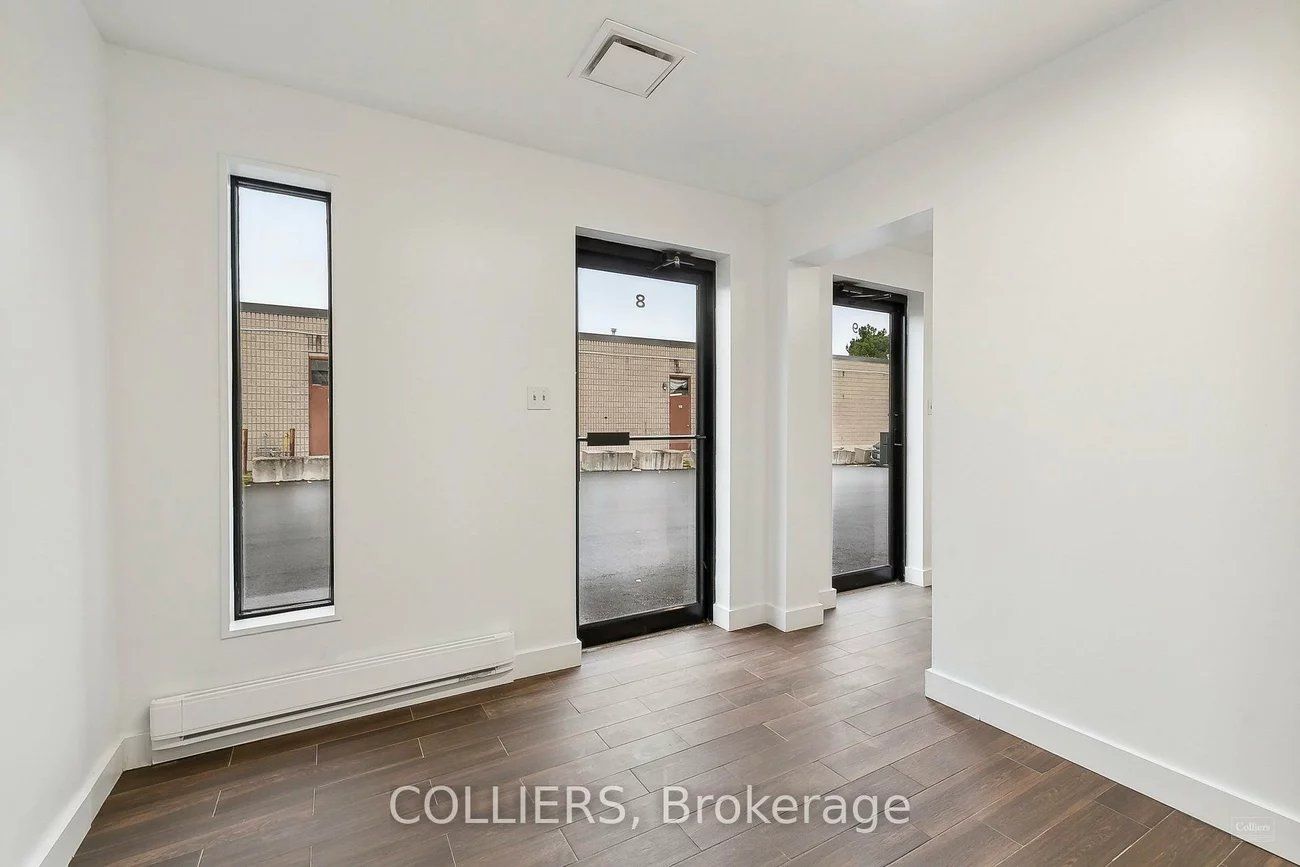 1244, Speers, 1014 - QE Queen Elizabeth, Oakville