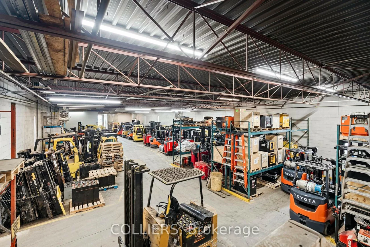 1054, South Service, 1014 - QE Queen Elizabeth, Oakville