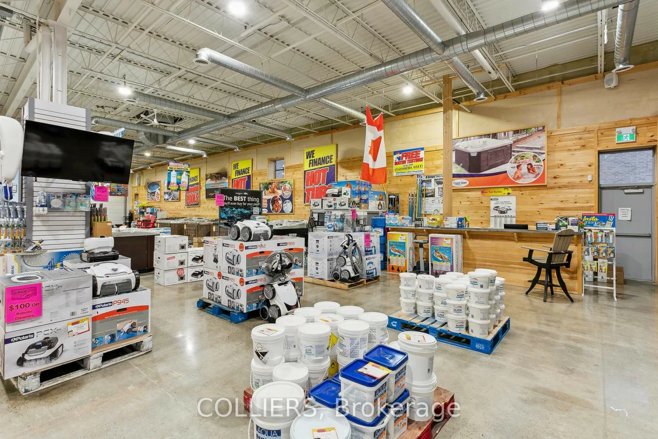 1346, Speers, 1014 - QE Queen Elizabeth, Oakville