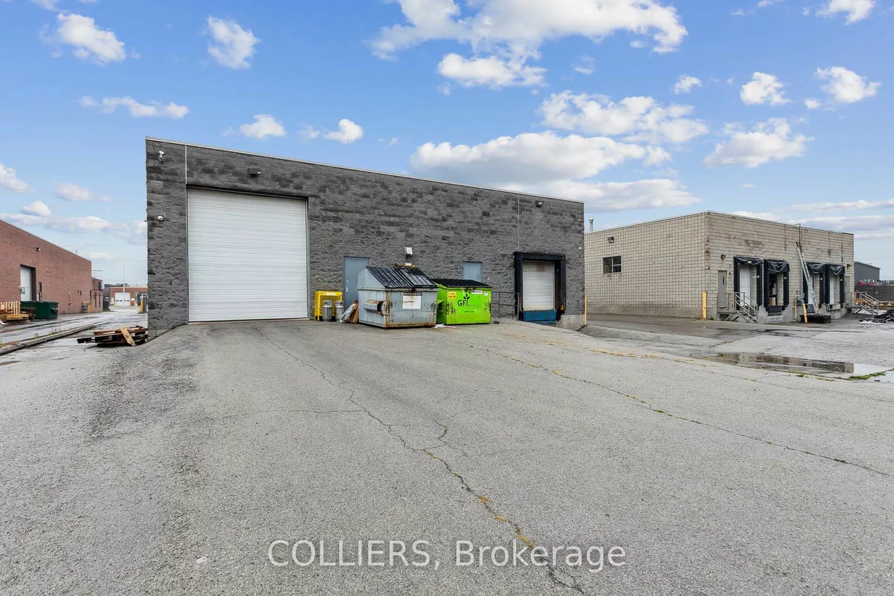 1346, Speers, 1014 - QE Queen Elizabeth, Oakville