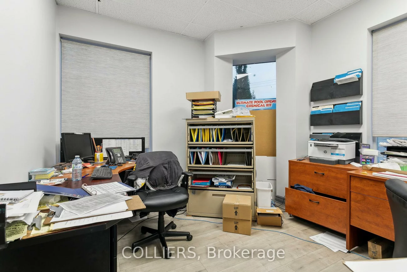 1346, Speers, 1014 - QE Queen Elizabeth, Oakville