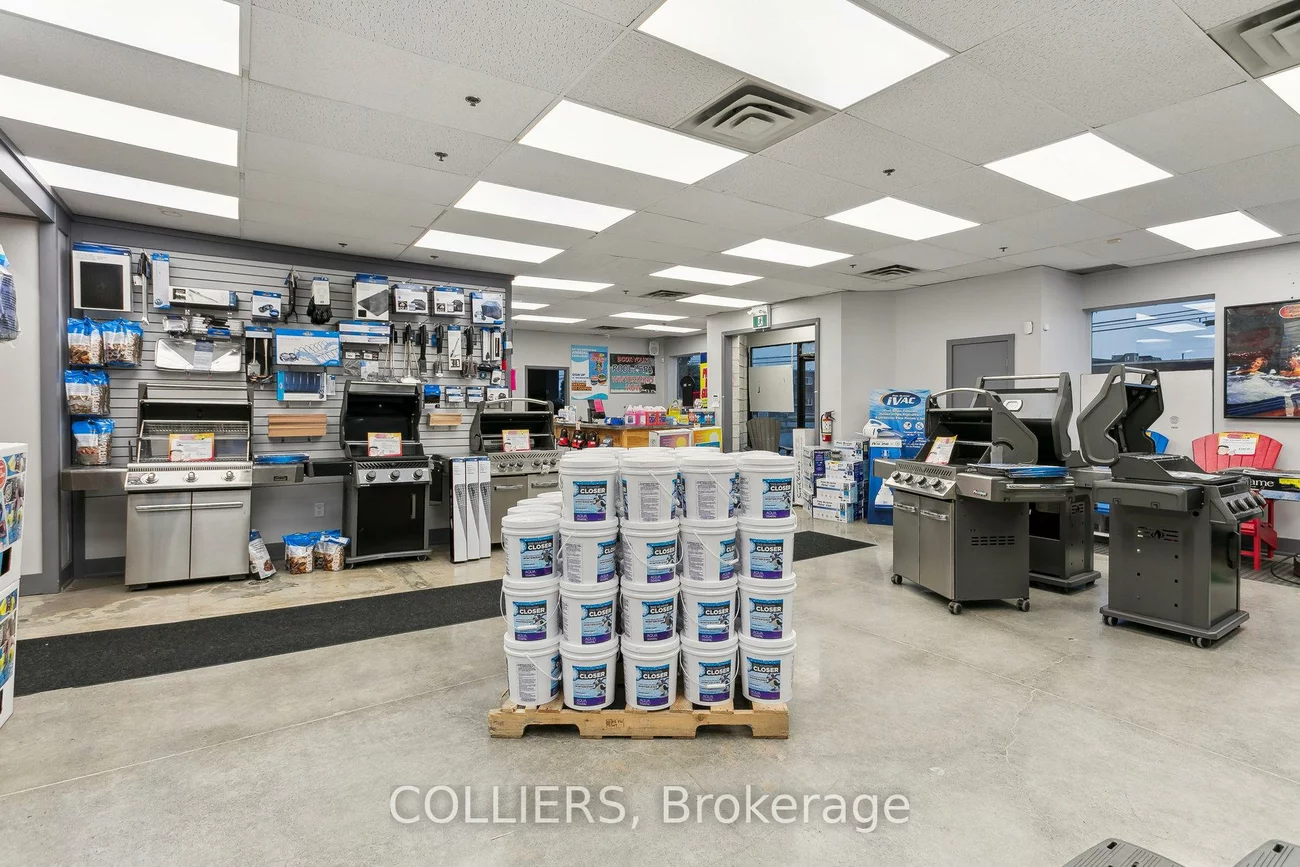 1346, Speers, 1014 - QE Queen Elizabeth, Oakville