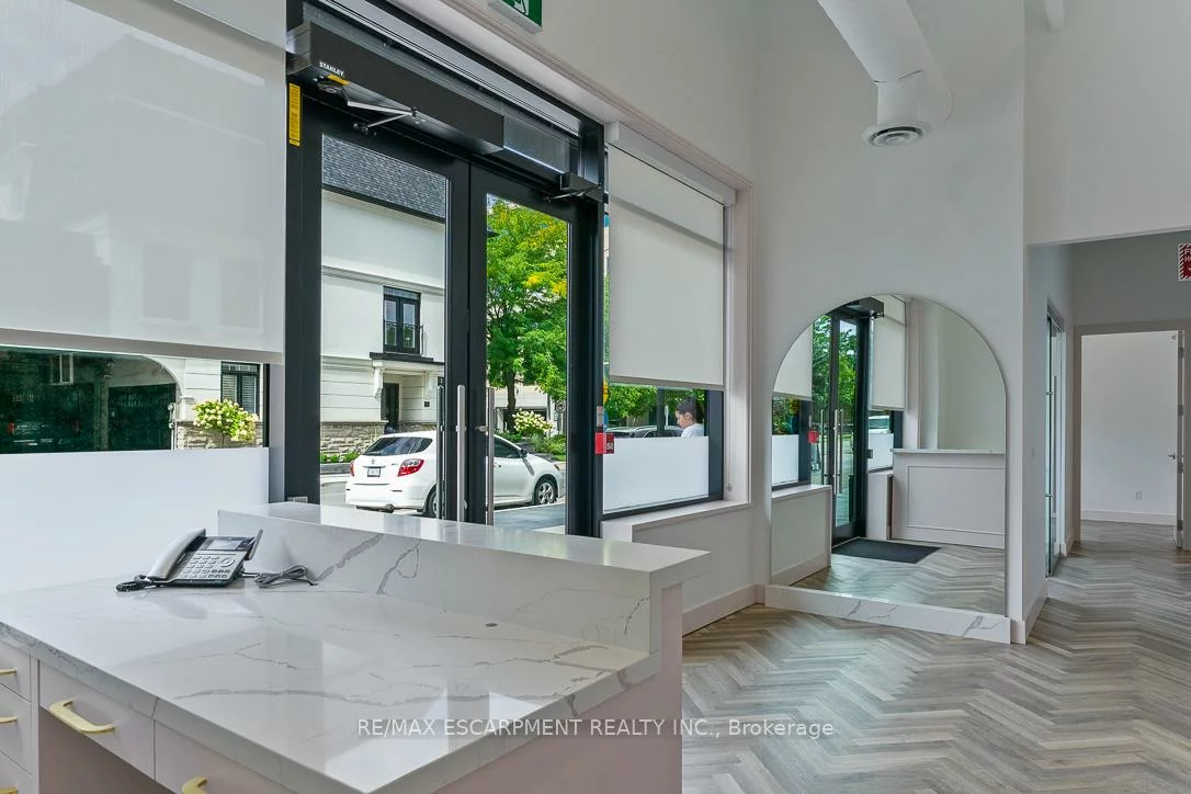 300, Randall, 1013 - OO Old Oakville, Oakville