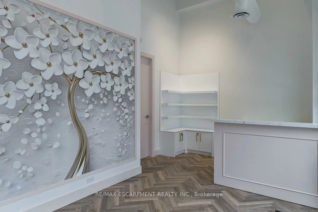 300, Randall, 1013 - OO Old Oakville, Oakville