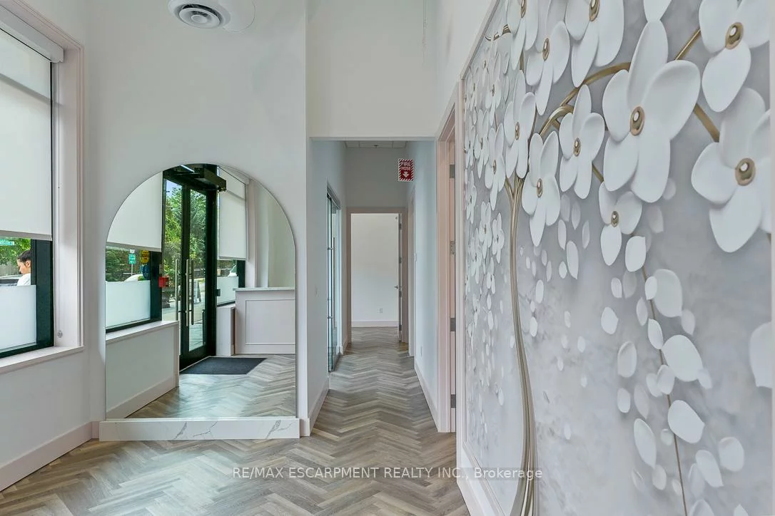 300, Randall, 1013 - OO Old Oakville, Oakville