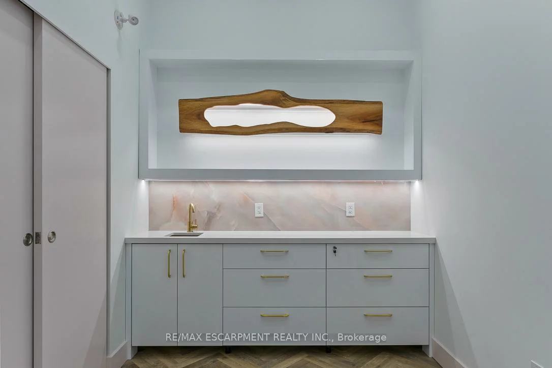 300, Randall, 1013 - OO Old Oakville, Oakville