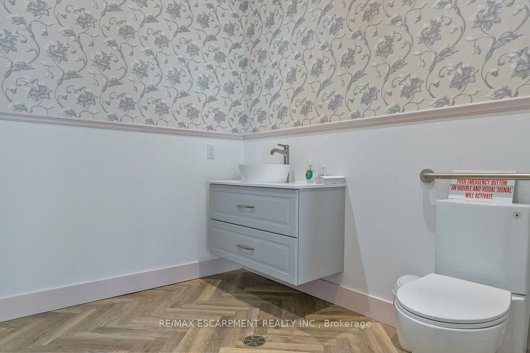 300, Randall, 1013 - OO Old Oakville, Oakville