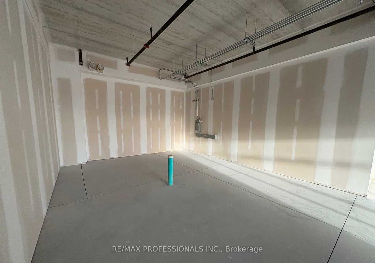3475, Rebecca, 1014 - QE Queen Elizabeth, Oakville