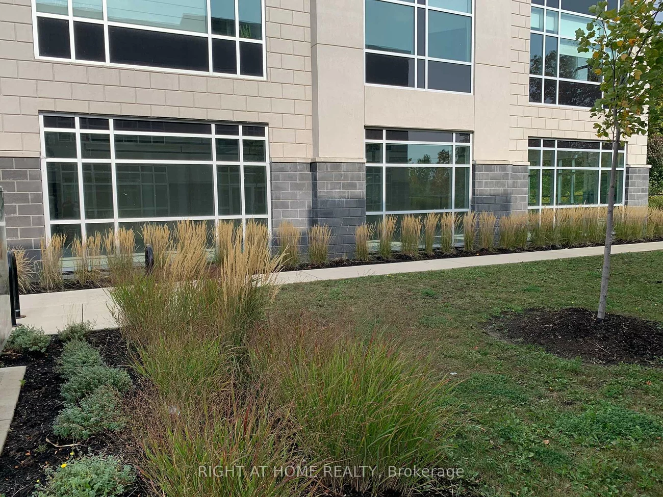 3475, Rebecca, 1014 - QE Queen Elizabeth, Oakville