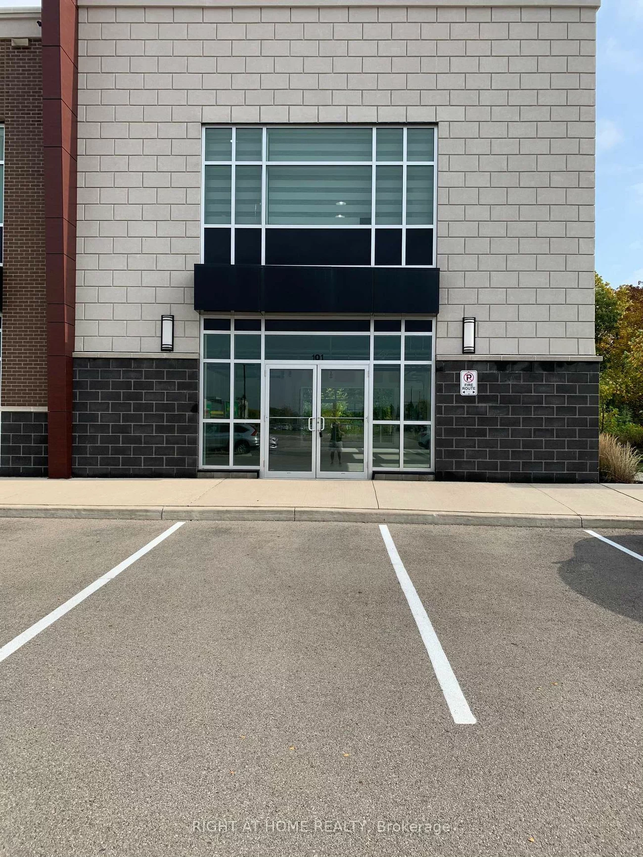 3475, Rebecca, 1014 - QE Queen Elizabeth, Oakville