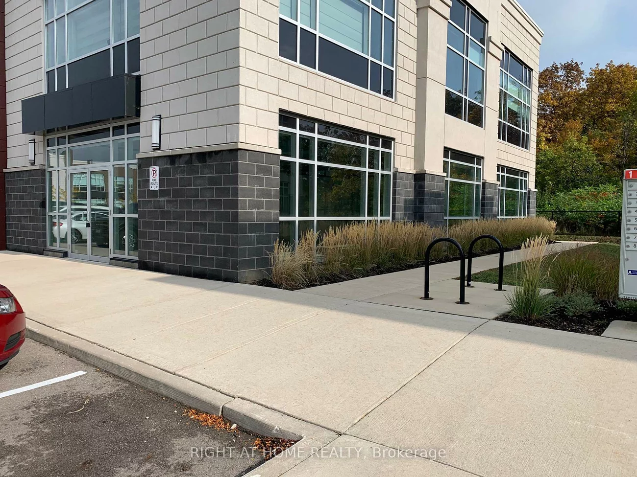 3475, Rebecca, 1014 - QE Queen Elizabeth, Oakville