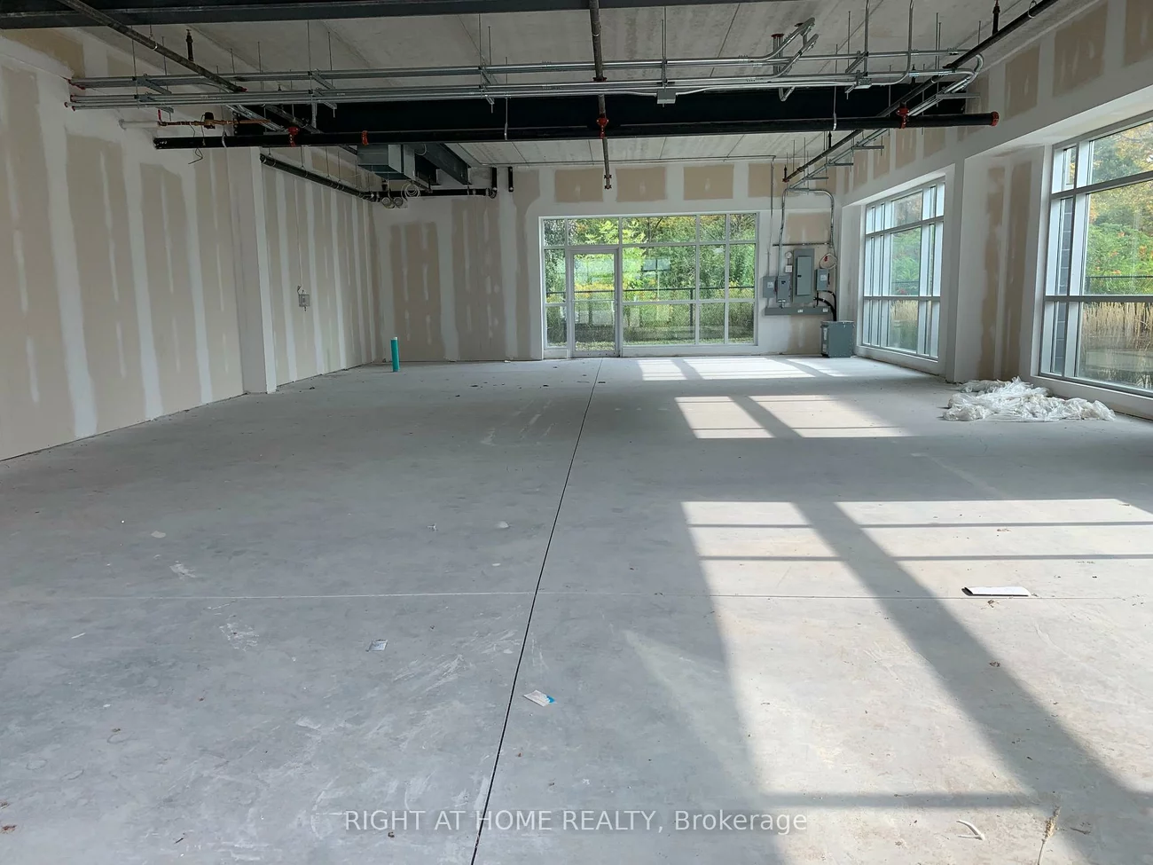 3475, Rebecca, 1014 - QE Queen Elizabeth, Oakville