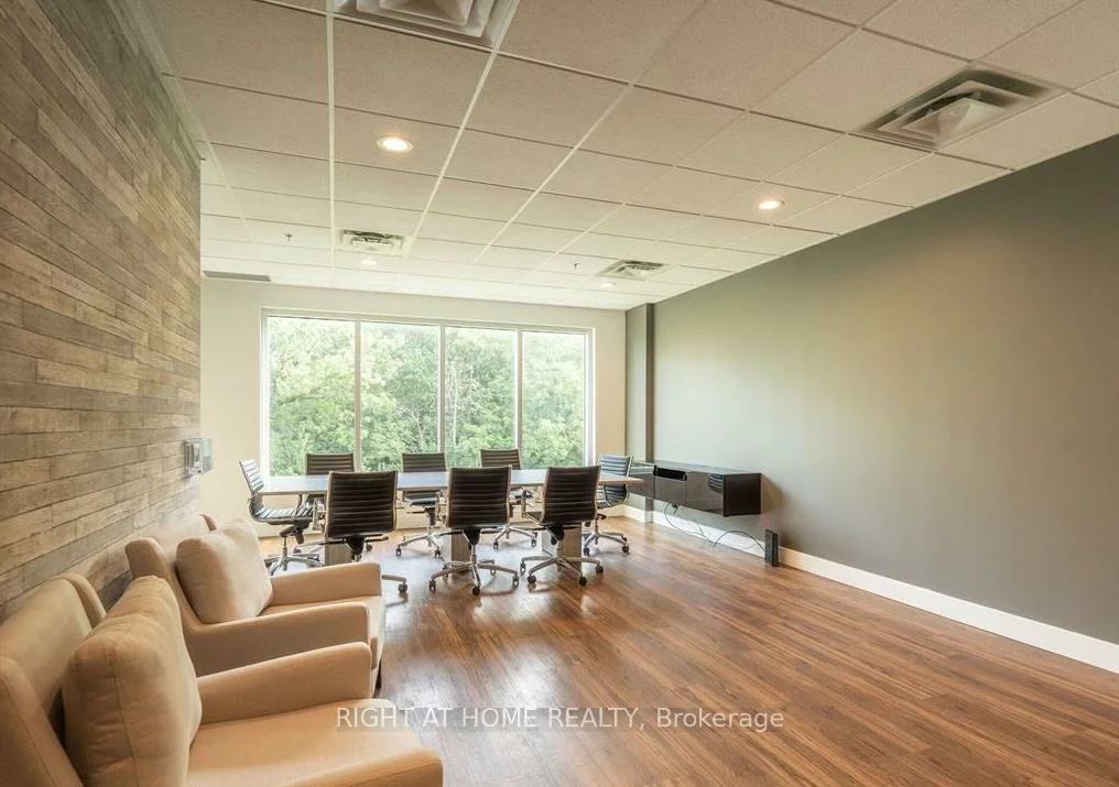 3475, Rebecca, 1014 - QE Queen Elizabeth, Oakville