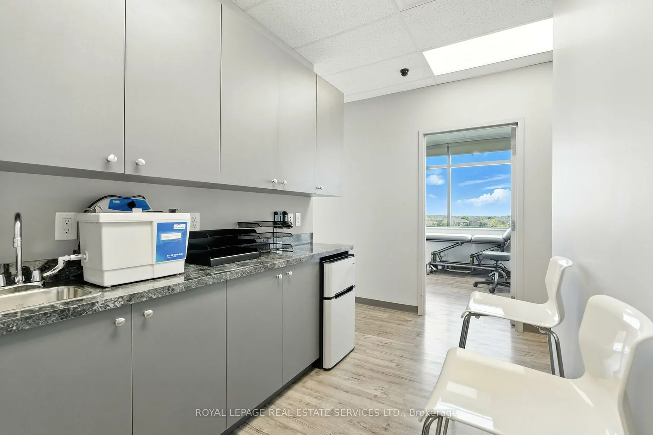 3075, Hospital, 1012 - NW Northwest, Oakville