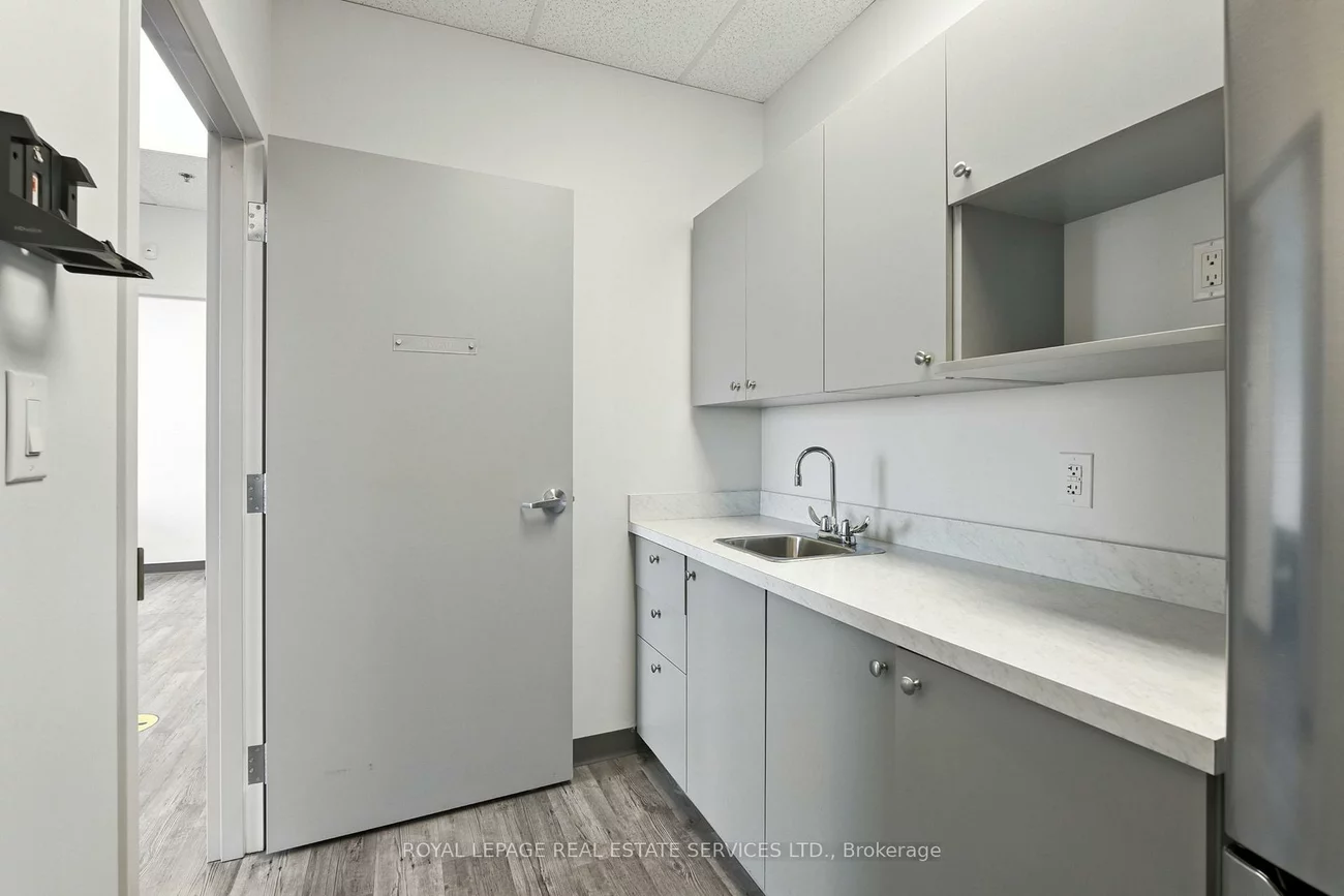 3075, Hospital, 1012 - NW Northwest, Oakville