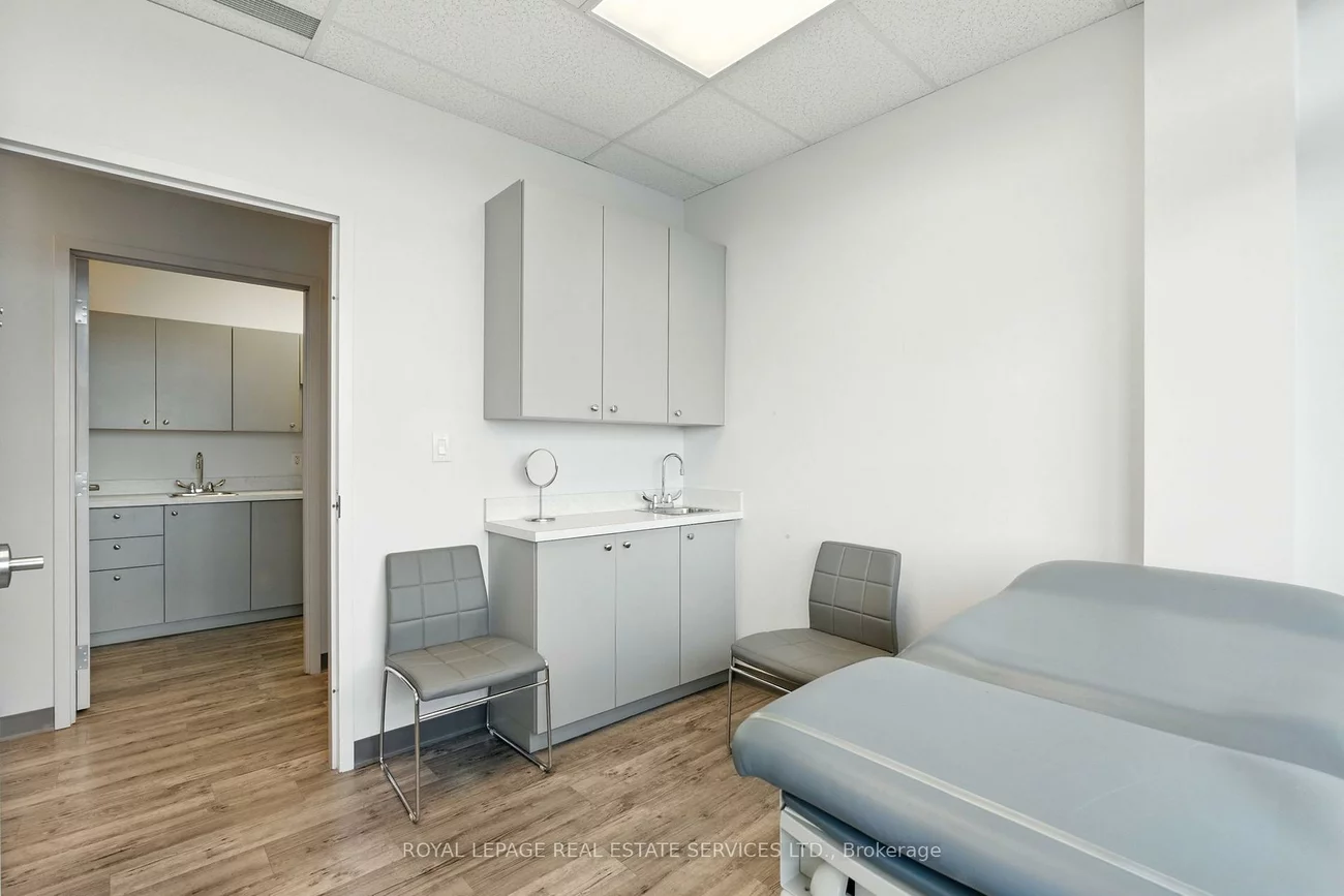 3075, Hospital, 1012 - NW Northwest, Oakville