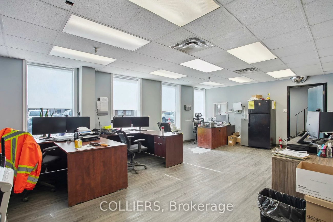 1485, Speers, 1014 - QE Queen Elizabeth, Oakville