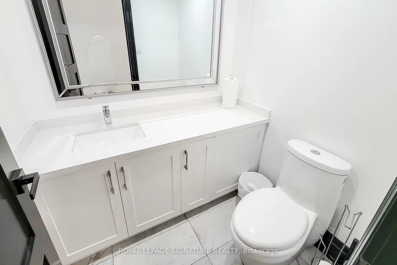 414, North Service, 1014 - QE Queen Elizabeth, Oakville