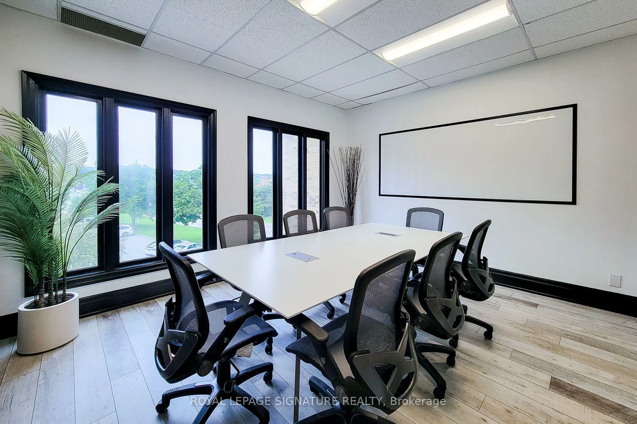 414, North Service, 1014 - QE Queen Elizabeth, Oakville