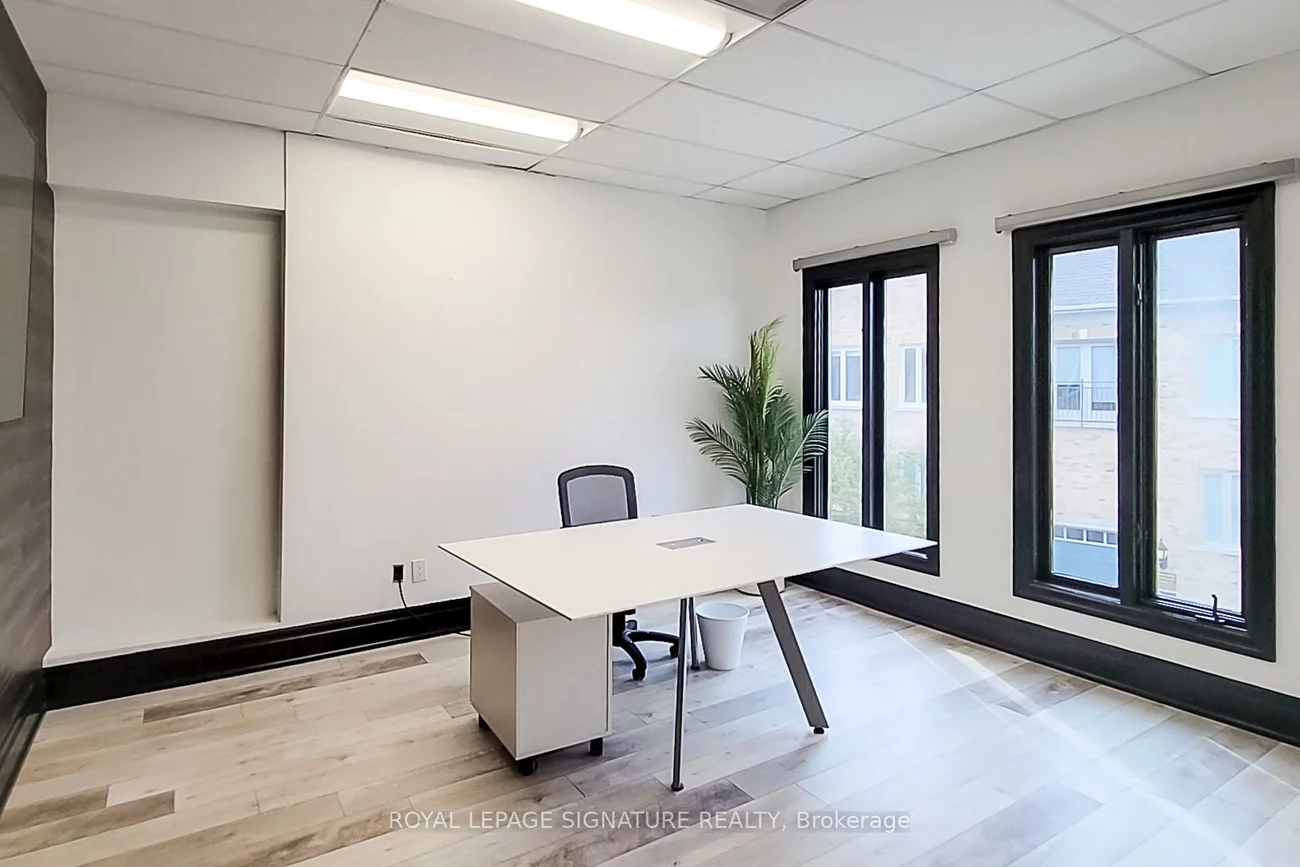 414, North Service, 1014 - QE Queen Elizabeth, Oakville