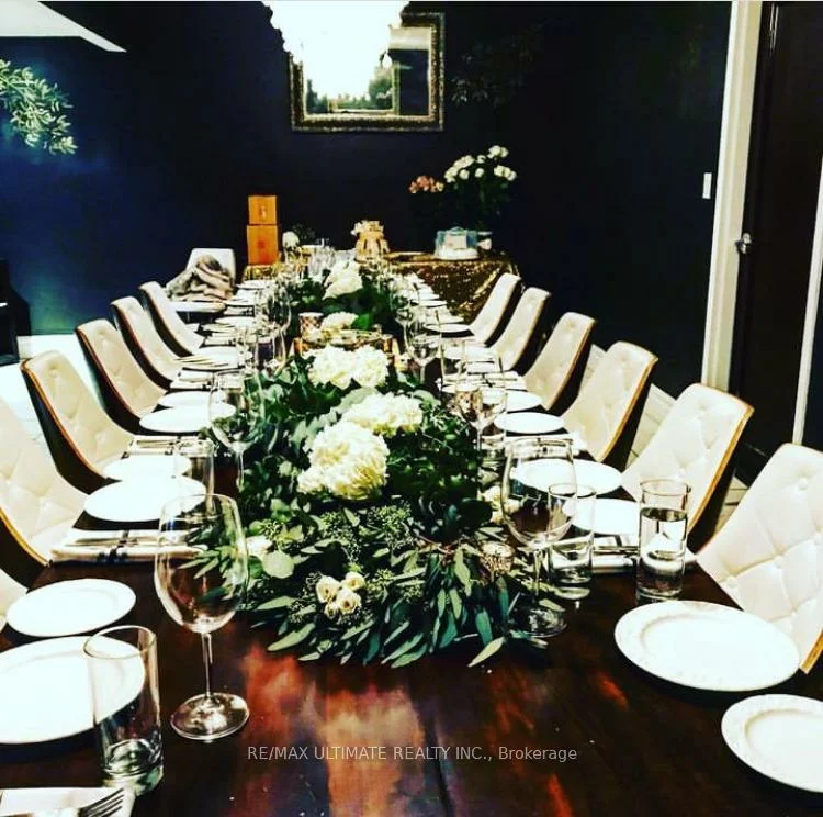 266, Lakeshore, 1013 - OO Old Oakville, Oakville