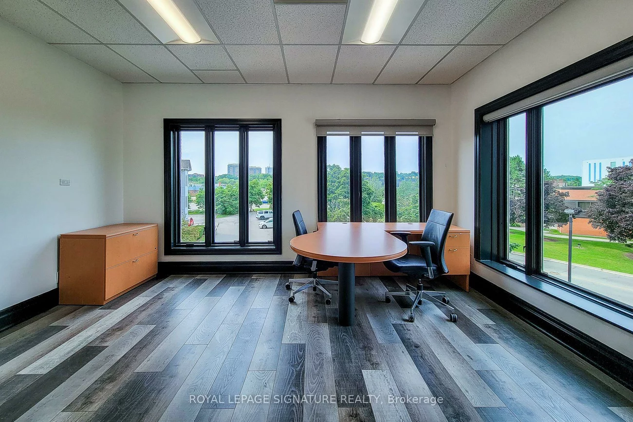 414, North Service, 1014 - QE Queen Elizabeth, Oakville