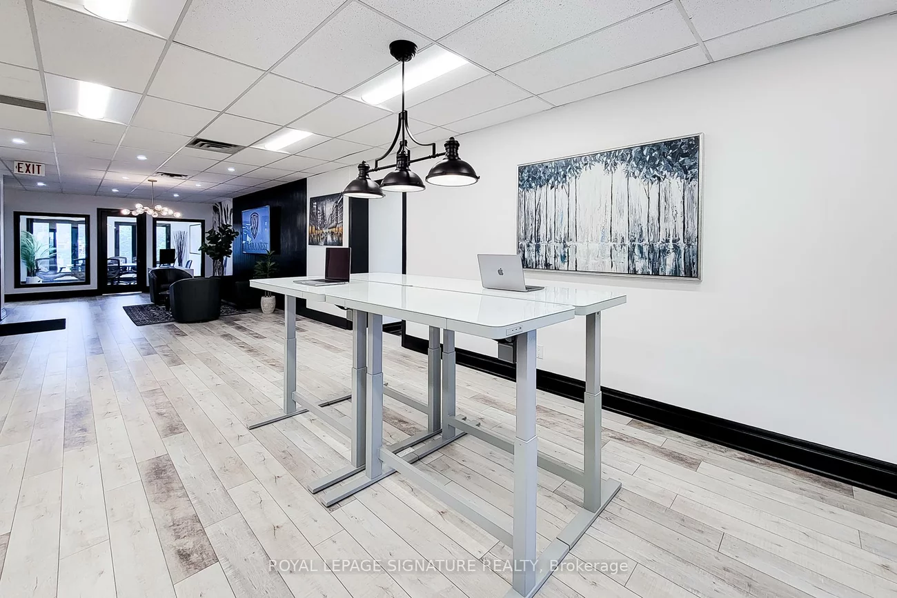 414, North Service, 1014 - QE Queen Elizabeth, Oakville