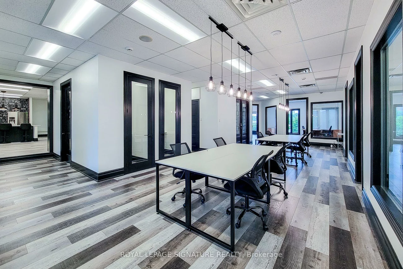 414, North Service, 1014 - QE Queen Elizabeth, Oakville