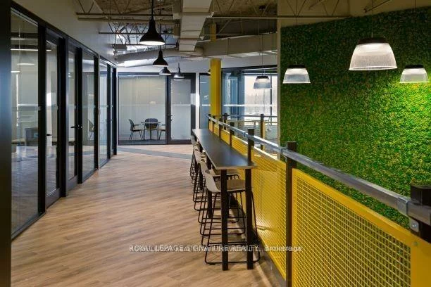 2115, South Service, 1014 - QE Queen Elizabeth, Oakville