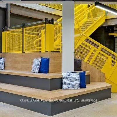 2115, South Service, 1014 - QE Queen Elizabeth, Oakville