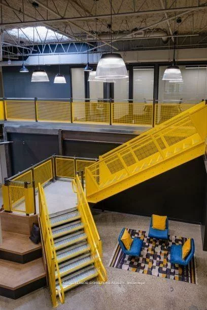 2115, South Service, 1014 - QE Queen Elizabeth, Oakville