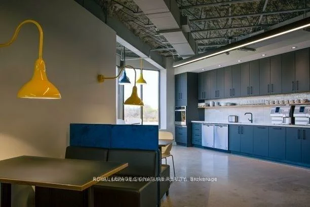 2115, South Service, 1014 - QE Queen Elizabeth, Oakville