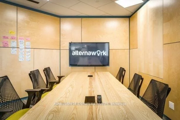 2115, South Service, 1014 - QE Queen Elizabeth, Oakville