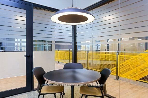 2115, South Service, 1014 - QE Queen Elizabeth, Oakville