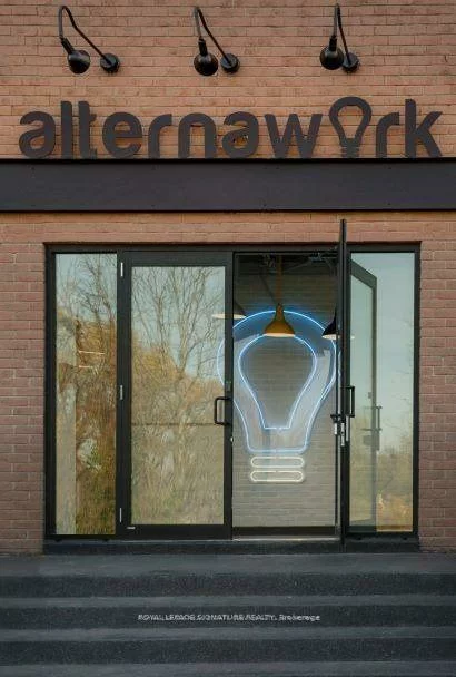 2115, South Service, 1014 - QE Queen Elizabeth, Oakville