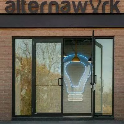 2115, South Service, 1014 - QE Queen Elizabeth, Oakville