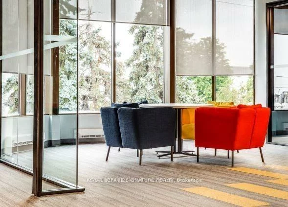 2115, South Service, 1014 - QE Queen Elizabeth, Oakville