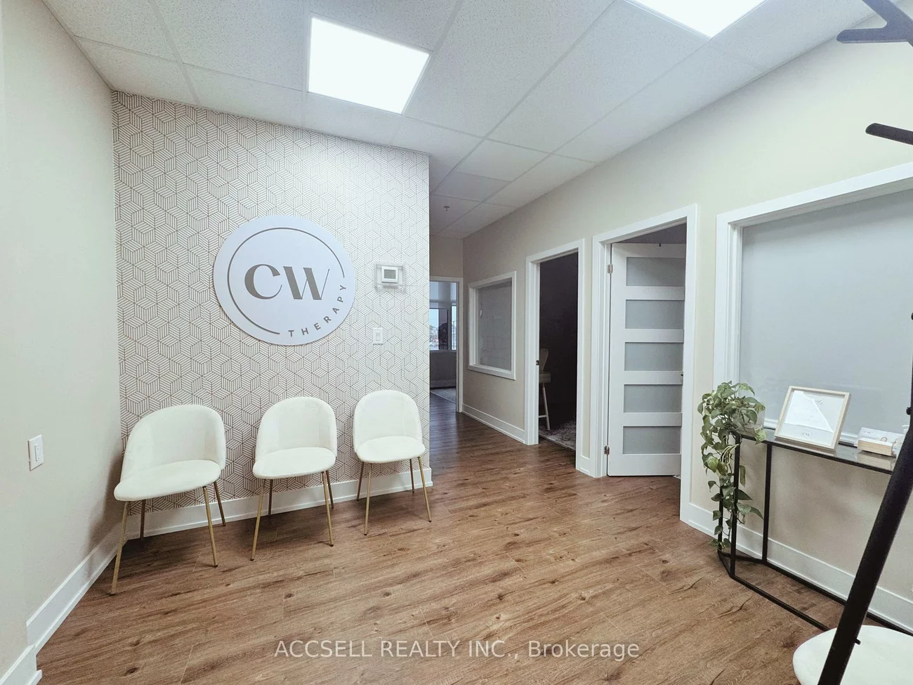 3485, Rebecca, 1014 - QE Queen Elizabeth, Oakville