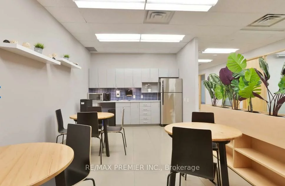 231, Oak Park, 1015 - RO River Oaks, Oakville