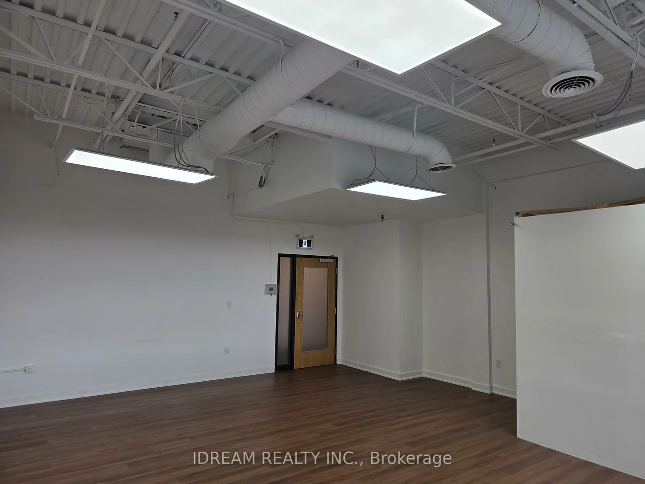 3495, Rebecca, 1014 - QE Queen Elizabeth, Oakville