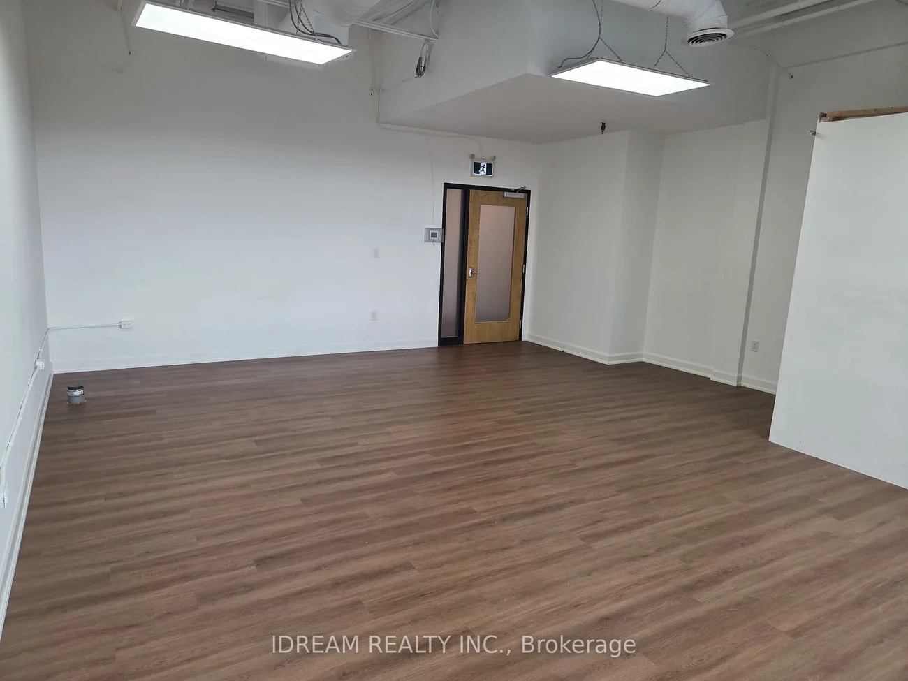 3495, Rebecca, 1014 - QE Queen Elizabeth, Oakville