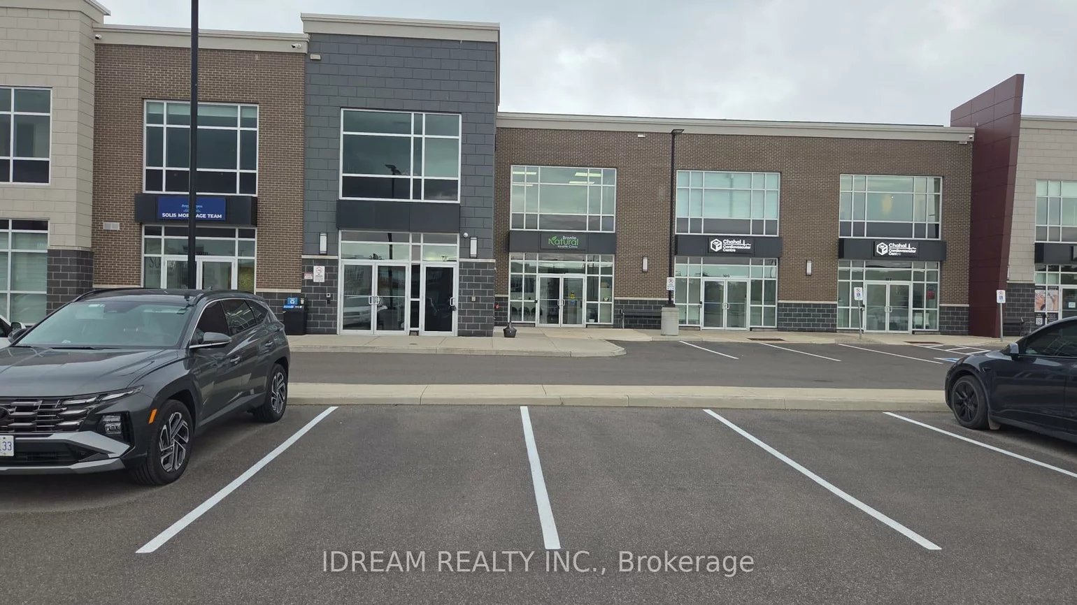 3495, Rebecca, 1014 - QE Queen Elizabeth, Oakville