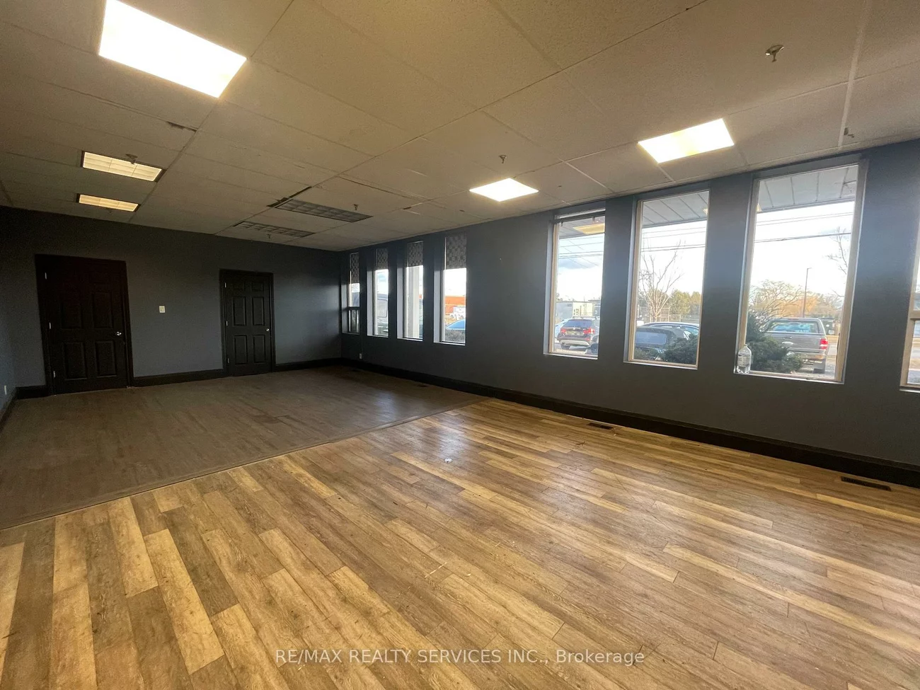 529, Speers, 1014 - QE Queen Elizabeth, Oakville