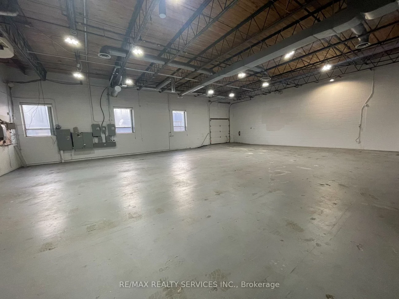 529, Speers, 1014 - QE Queen Elizabeth, Oakville