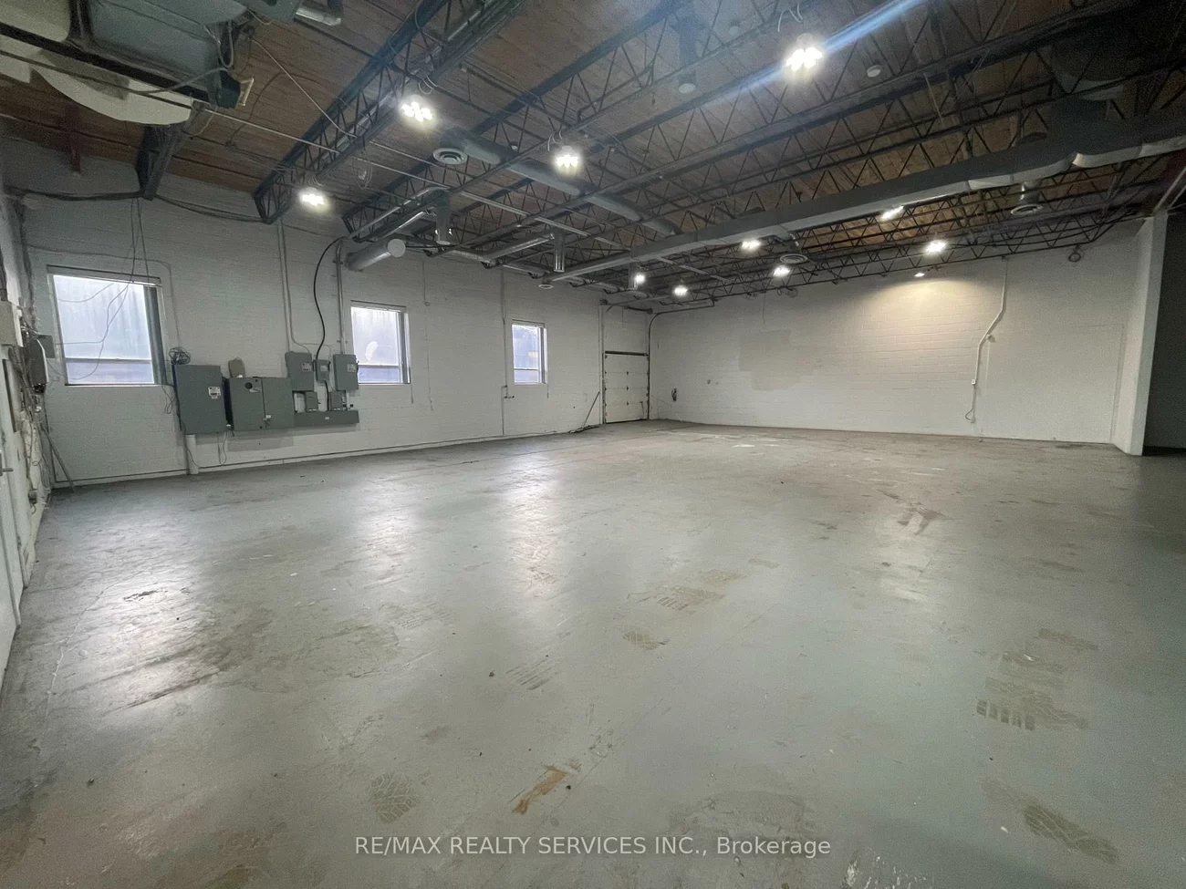 529, Speers, 1014 - QE Queen Elizabeth, Oakville